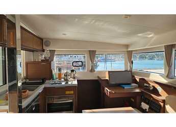 Chartern Sie katamaran in Albatros Marina - Lagoon 40