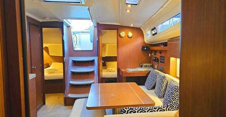 Rent a sailboat in Albatros Marina - Oceanis 40.1
