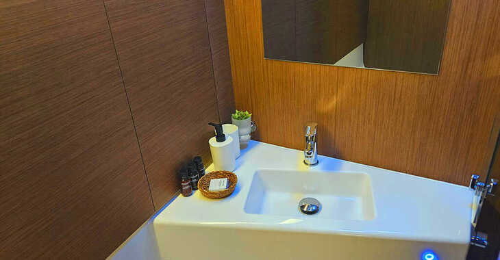 Rent a sailboat in Albatros Marina - Oceanis 40.1