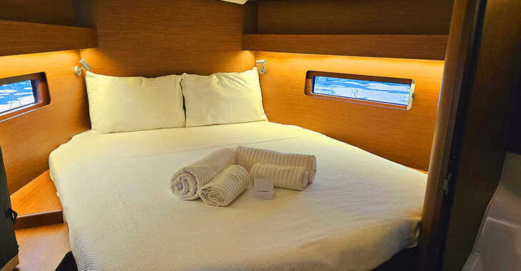Rent a sailboat in Albatros Marina - Oceanis 40.1