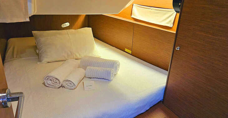 Rent a sailboat in Albatros Marina - Oceanis 40.1