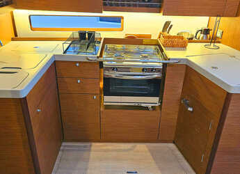 Chartern Sie segelboot in Albatros Marina - Oceanis 40.1