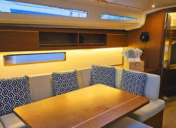 Chartern Sie segelboot in Albatros Marina - Oceanis 40.1