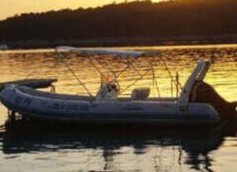 Alquilar lancha en Punat - Zodiac Medline 2