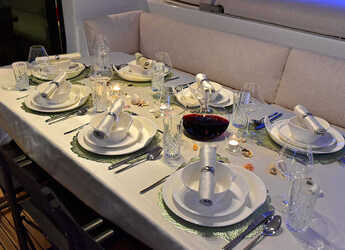 Chartern Sie katamaran in Split West Harbour - Lagoon 620 