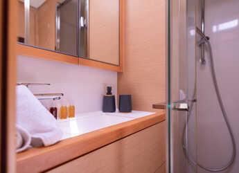 Chartern Sie katamaran in Split West Harbour - Lagoon 560 S2