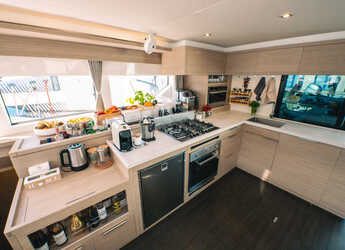 Louer catamaran à Cala dei Sardi - Lagoon 55