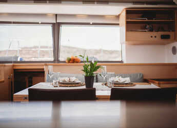 Alquilar catamarán en Nea Peramos - Lagoon 560