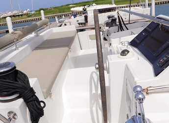 Rent a catamaran in Anse Marcel Marina (Lonvilliers) - Lagoon 450 F - 4 + 2 cab.