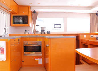 Rent a catamaran in Anse Marcel Marina (Lonvilliers) - Lagoon 450 F - 4 + 2 cab.