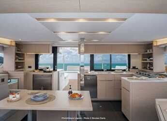 Rent a catamaran in Anse Marcel Marina (Lonvilliers) - Lagoon 46 - 4 + 2 cab.