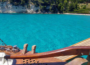 Alquilar goleta en Loutraki Harbour - Trehantiri