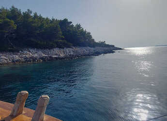 Alquilar goleta en Loutraki Harbour - Trehantiri