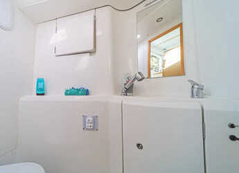 Alquilar catamarán en Kavala - Marina Perigialiou - Lagoon 380