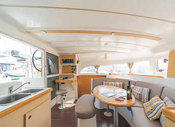 Alquilar catamarán en Kavala - Marina Perigialiou - Lagoon 380