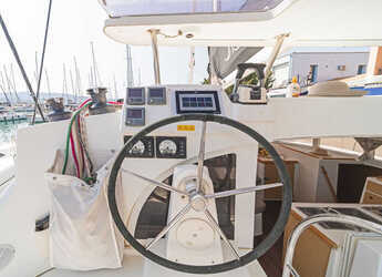 Alquilar catamarán en Kavala - Marina Perigialiou - Lagoon 380