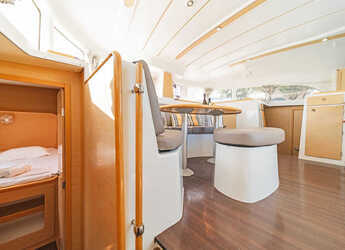 Alquilar catamarán en Kavala - Marina Perigialiou - Lagoon 380