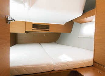 Noleggiare sailboat in Marina di Procida - Dufour 390