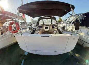 Noleggiare sailboat in Marina di Procida - Dufour 390