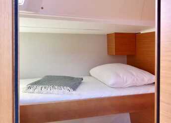 Noleggiare sailboat in Marina di Procida - Dufour 530