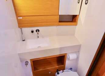 Noleggiare sailboat in Marina di Procida - Dufour 530