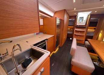 Noleggiare sailboat in Marina di Procida - Dufour 470