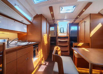 Noleggiare sailboat in Marina di Procida - Dufour 430