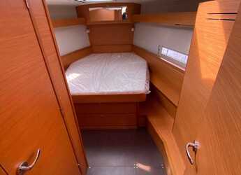 Noleggiare sailboat in Marina di Procida - Dufour 430