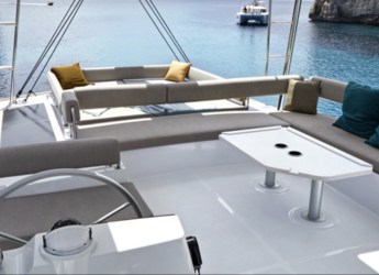 Rent a catamaran in Marina Botafoch - Bali 4.8