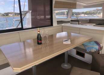 Louer catamaran à Punta Nuraghe - Bali 4.3 - 4 + 2 cab.