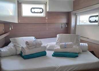 Louer catamaran à Punta Nuraghe - Bali 4.4 - 4 + 1 cab.