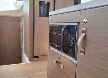 Louer catamaran à Punta Nuraghe - Bali 4.4 - 4 + 1 cab.