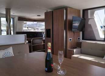 Louer catamaran à Punta Nuraghe - Bali 4.4 - 4 + 1 cab.