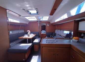 Alquilar velero en Punta Nuraghe - Dufour 412