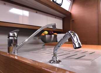 Alquilar velero en Punta Nuraghe - Dufour 412