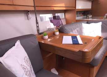 Alquilar velero en Punta Nuraghe - Dufour 412