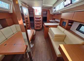 Chartern Sie segelboot in Veruda - Bavaria C38