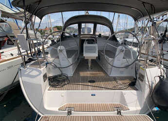 Chartern Sie segelboot in Veruda - Bavaria Cruiser 37 - 3 cab.