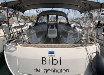 Chartern Sie segelboot in Veruda - Bavaria Cruiser 37 - 3 cab.