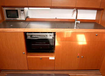 Chartern Sie segelboot in Veruda - Bavaria Cruiser 41 - 3 cab.