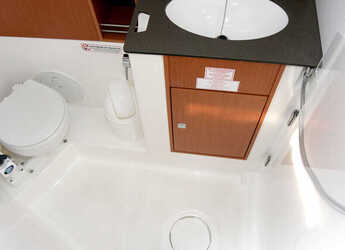 Chartern Sie segelboot in Veruda - Bavaria Cruiser 41 - 3 cab.