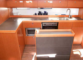 Chartern Sie segelboot in Veruda - Bavaria Cruiser 46 - 4 cab.