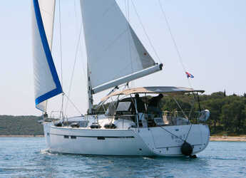 Chartern Sie segelboot in Veruda - Bavaria Cruiser 46 - 4 cab.