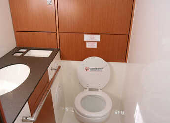 Chartern Sie segelboot in Veruda - Bavaria Cruiser 46 - 4 cab.