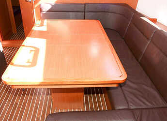 Chartern Sie segelboot in Veruda - Bavaria Cruiser 46 - 4 cab.