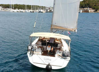 Chartern Sie segelboot in Veruda - Dufour 382 GL