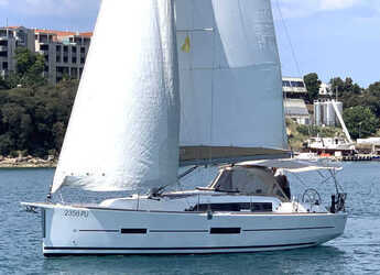 Chartern Sie segelboot in Veruda - Dufour 382 GL