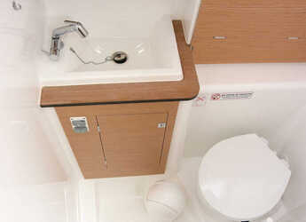 Chartern Sie segelboot in Veruda - Dufour 382 GL