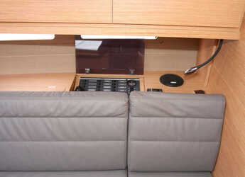 Chartern Sie segelboot in Veruda - Dufour 382 GL