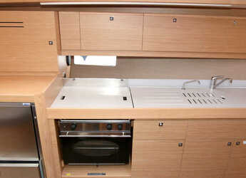 Chartern Sie segelboot in Veruda - Dufour 382 GL